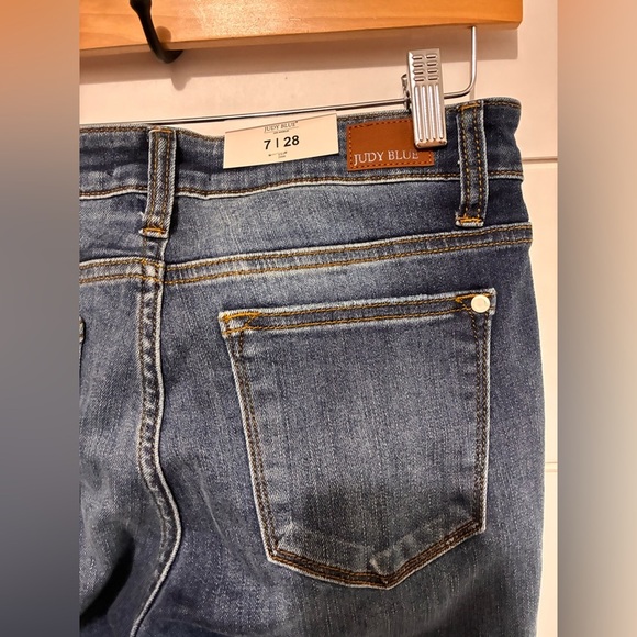 Judy blue relaxed fit size 7/28 new mid rise - Picture 13 of 13